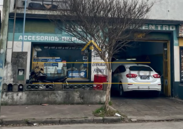 VENTA DE LOCAL COMERCIAL - CON FOSA PARA VEHICULOS - OPORTUNIDAD - GRANDES DIMENSIONES - ZONA BARRIO SAN JOSE - MAR DEL PLATA